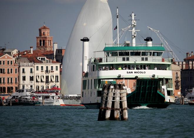 Fleet in action - 2015 Venice Hospitality Challenge ©  Max Ranchi Photography http://www.maxranchi.com